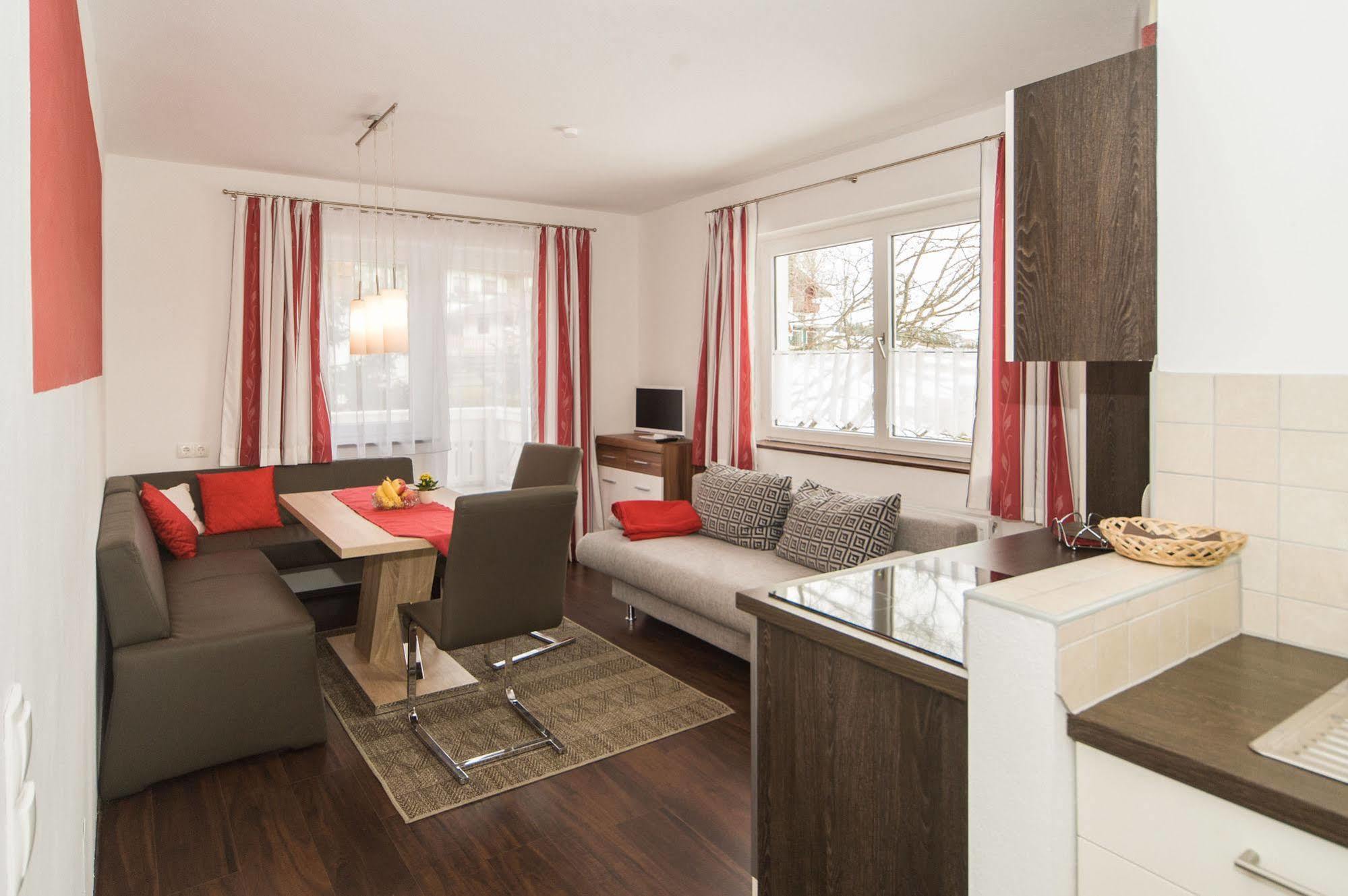 Ferienhaus Haus Alpina In&ski Out
